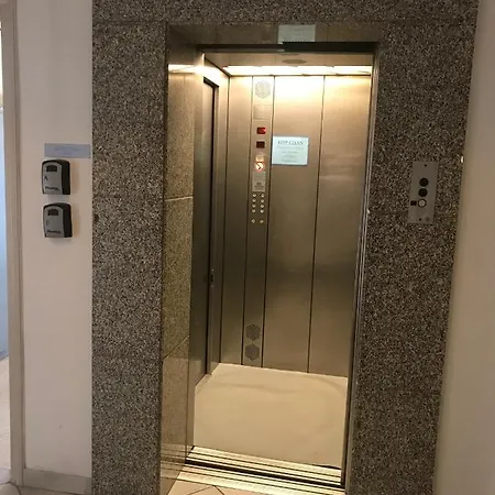 公寓 克拉萨斯海滩酒店 *